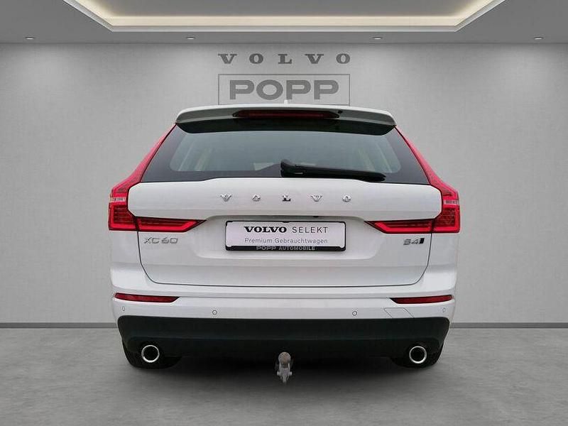 Gebraucht Volvo XC60 Momentum 197 PS (144 kW) 2020 Ice white, solid / solid SUV