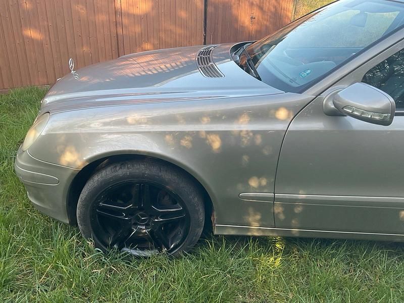 Gebraucht Mercedes 220 170 PS (125 kW) 2006 Kombi