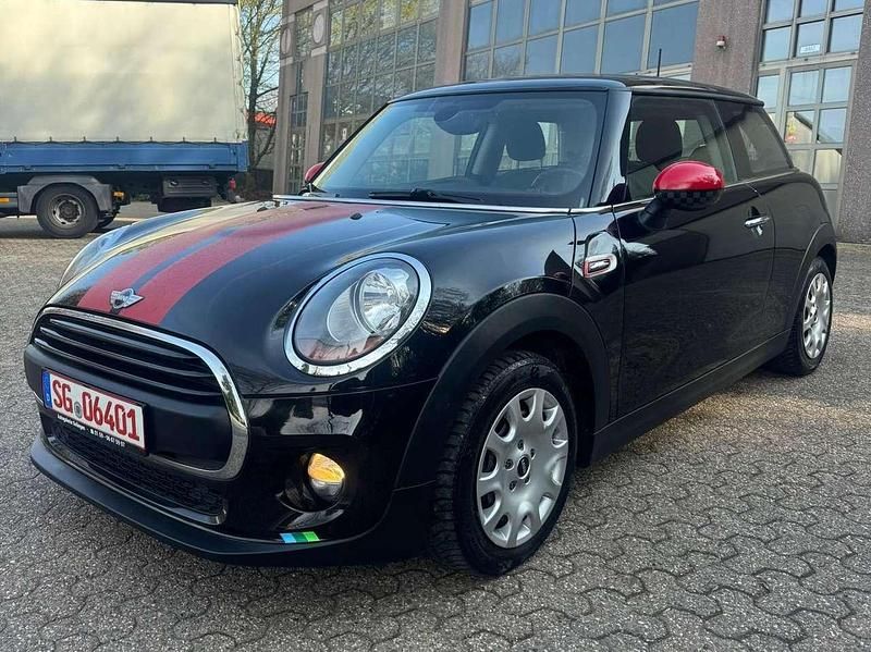 Gebraucht Mini ONE 75 PS (55 kW) 2015 Midnight black metallic Kleinwagen