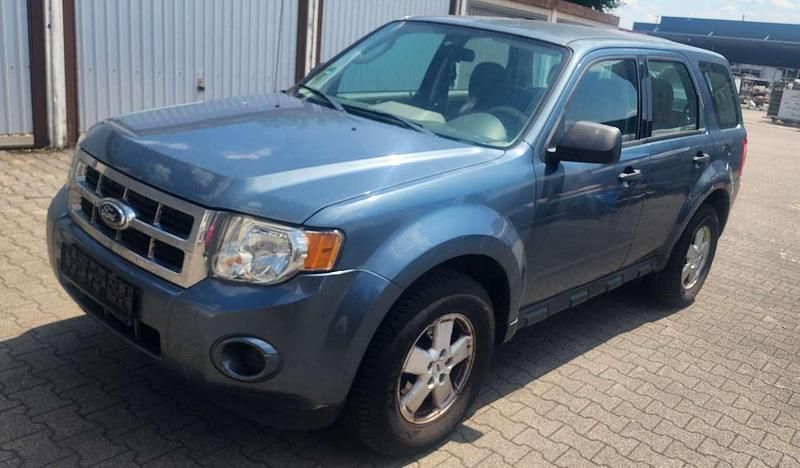 Second-hand Ford Escape 174 CP (127 kW) 2011 Albastru SUV