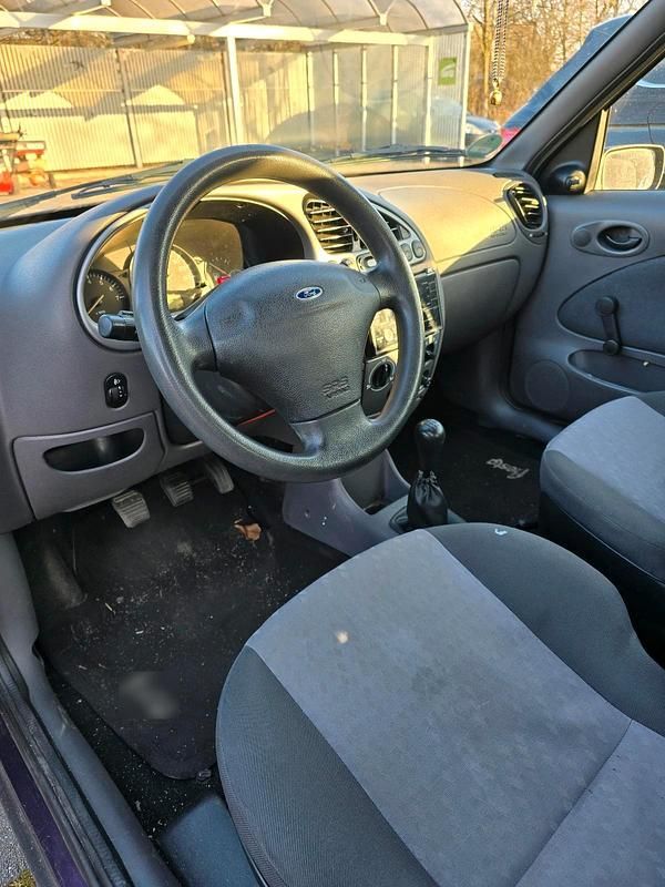 Gebraucht Ford Fiesta 60 PS (44 kW) 2000 Violet Kleinwagen
