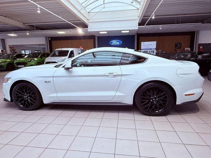 Gebraucht Ford Mustang GT Fastback 485 PS (356 kW) 2017 Weiß Coupé