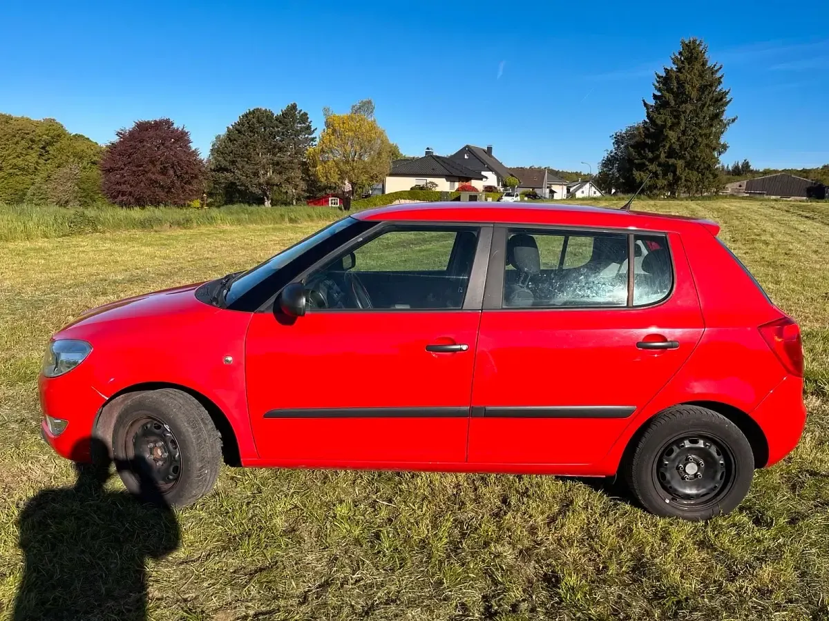Gebraucht Skoda Fabia 86 PS (63 kW) 2013 Rot Kleinwagen