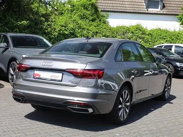 Gebraucht Audi A4 Advanced 204 PS (150 kW) 2022 Terragrau metallic Limousine