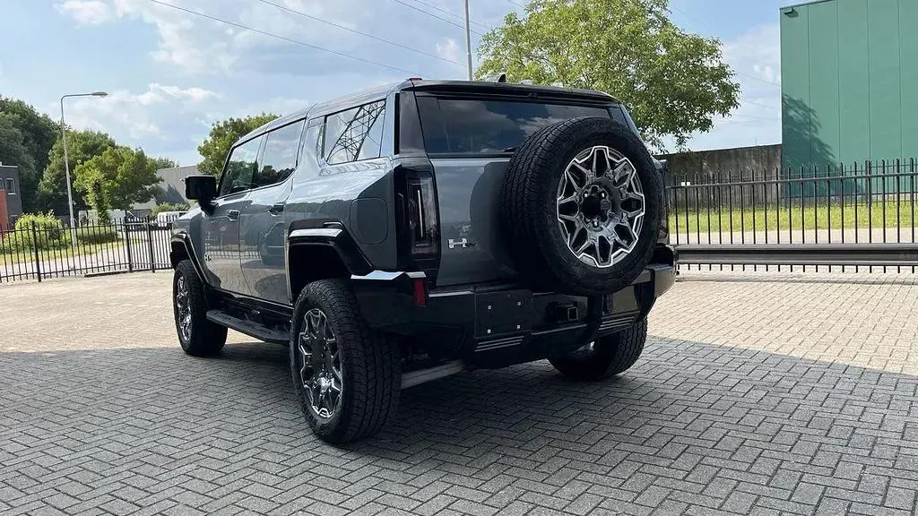 Neu GMC Hummer EV 619 kW (842 PS) 2026 Grau SUV