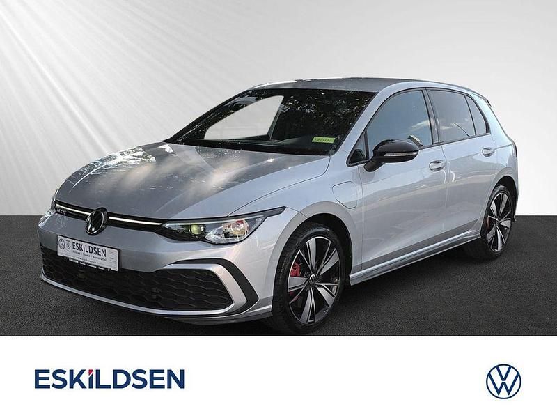 Silber Gebraucht 2022 VW Golf VIII GTE Limousine | 27.330 € (Fairer Preis) - Bild 1/4
