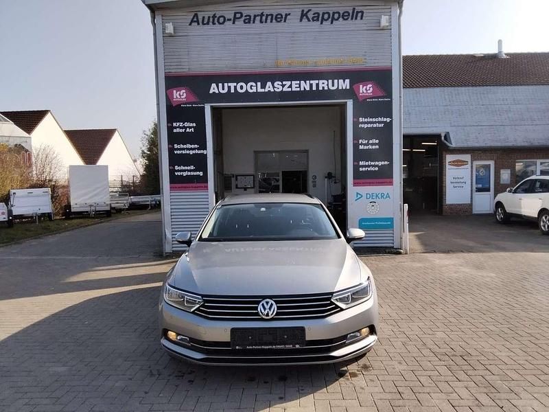 Gebraucht VW Passat Comfortline 150 PS (110 kW) 2014 Tungsten silver metallic Kombi