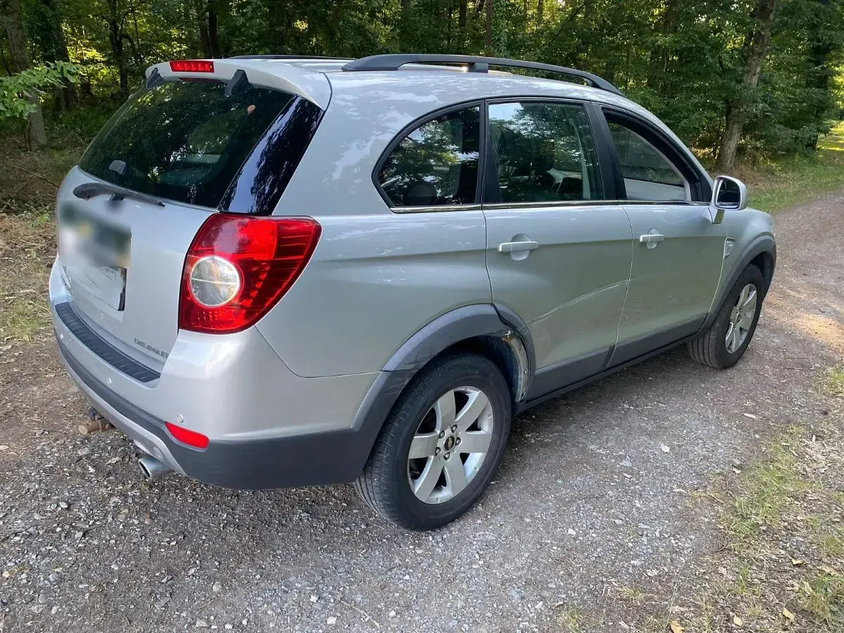 Gebraucht Chevrolet Captiva LS 150 PS (110 kW) 2010 Silber SUV