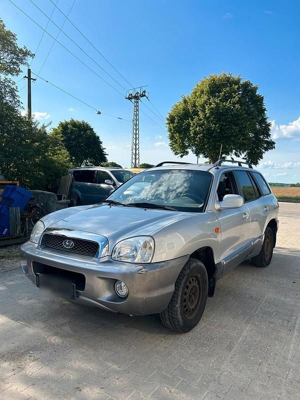 Grau Gebraucht 2004 Hyundai Santa Fe SUV | 750 € (Superpreis) - Bild 1/4