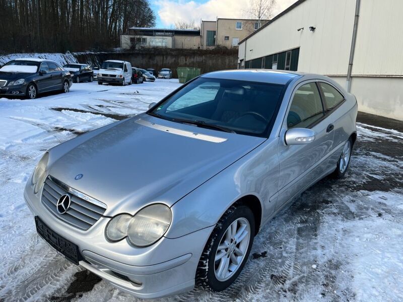 Brillantsilber metalliclack Gebraucht 2002 Mercedes C180 Coupé | 3.690 € (Etwas zu teuer) - Bild 1/4