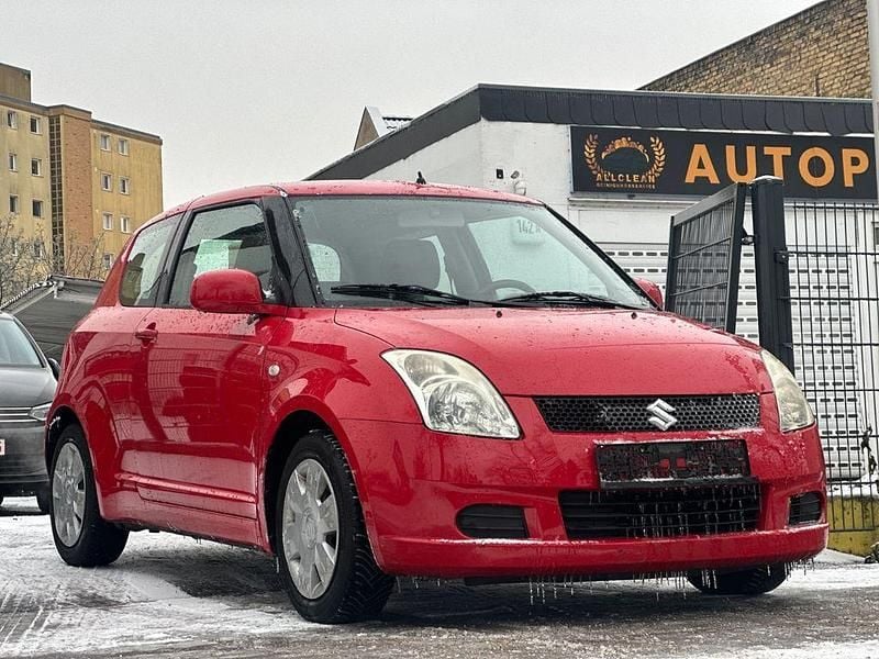 Rot Gebraucht 2007 Suzuki Swift Limousine | 2.900 € (Fairer Preis) - Bild 1/4
