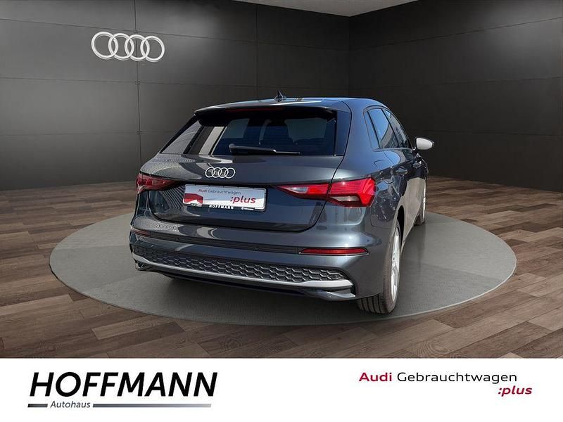 Używany Audi A3 Advanced 150 KM (110 kW) 2025 Szary Sedan/Limuzyna