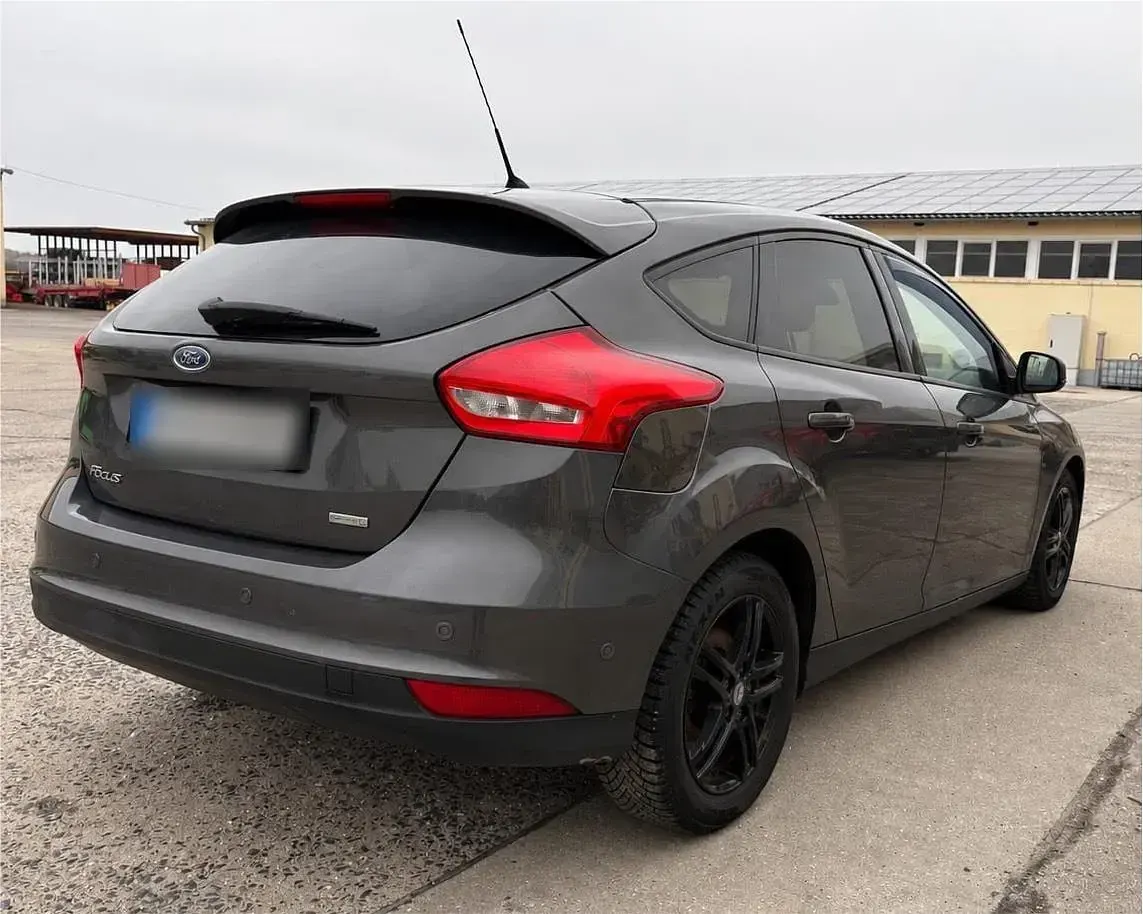 Gebraucht Ford Focus 125 PS (91 kW) 2015 Grau Limousine