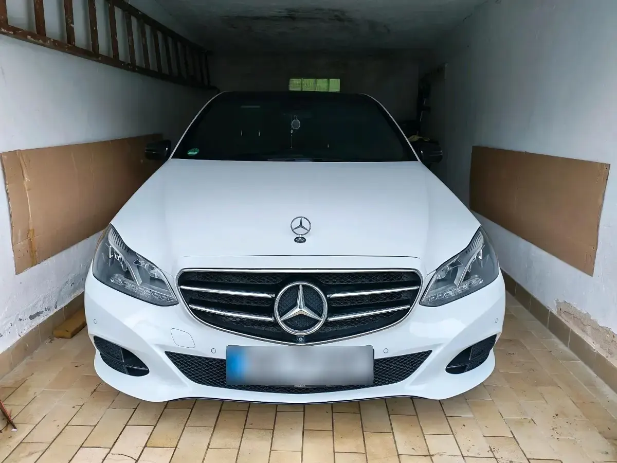 Gebraucht Mercedes E220 170 PS (125 kW) 2016 Weiß Limousine