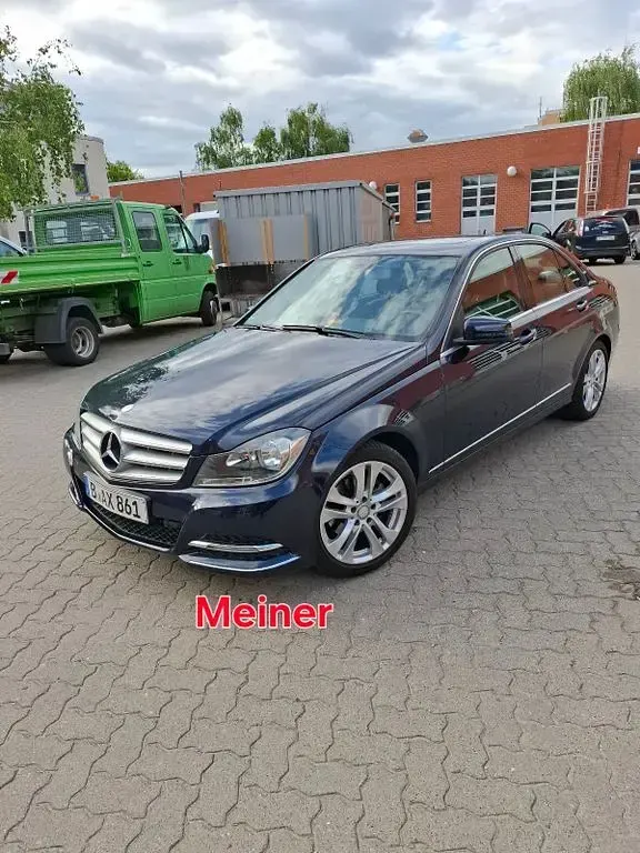 Gebraucht Mercedes C180 156 PS (114 kW) 2013 Blau Limousine
