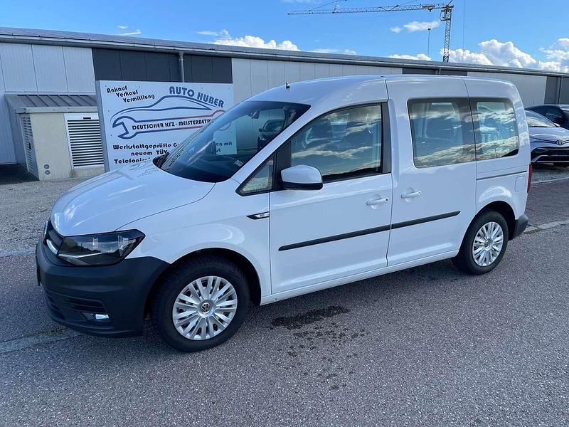 Weiß Gebraucht 2016 VW Caddy Trendline Van / Kleinbus | 10.799 € - Bild 1/4
