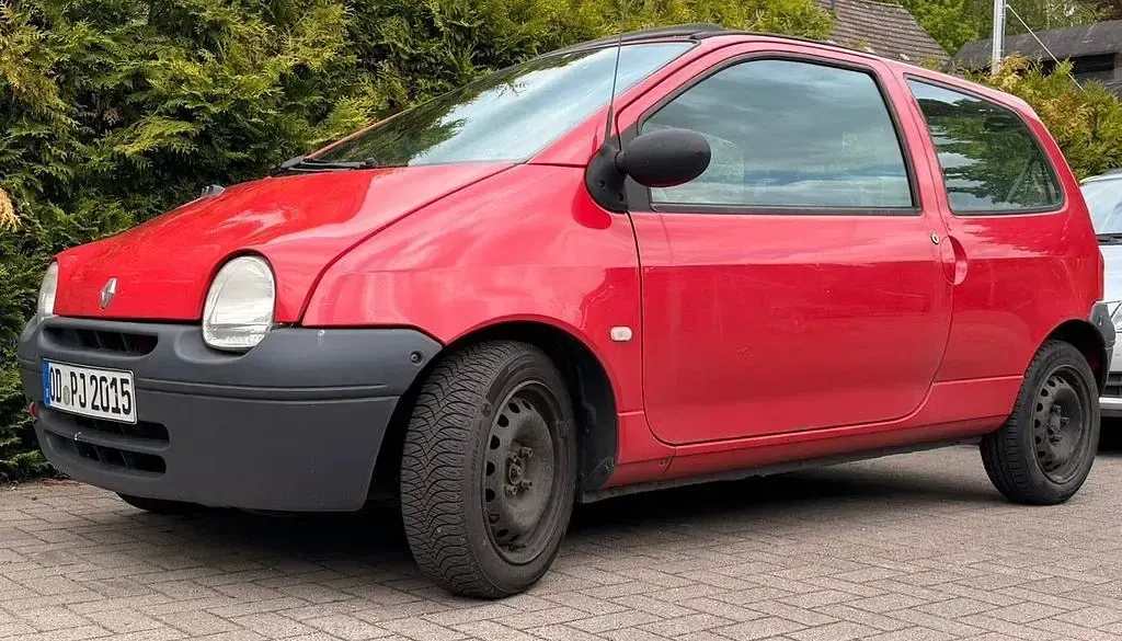 Używany Renault Twingo 58 KM (42 kW) 2004 Czerwony Hatchback