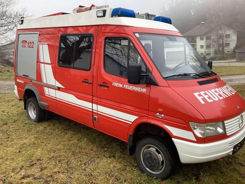 Rot Gebraucht 1999 Mercedes Sprinter Van | 19.900 € (Fairer Preis) - Bild 1/4