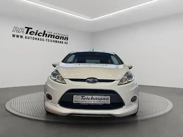 Gebraucht Ford Fiesta ST 135 PS (99 kW) 2012 Weiß Kleinwagen