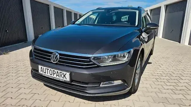 Gebraucht VW Passat Comfortline 190 PS (139 kW) 2018 Grau Kombi