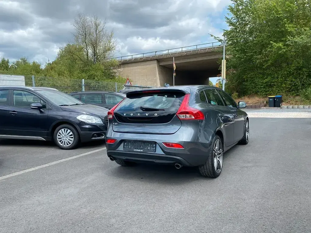 Gebraucht Volvo V40 150 PS (110 kW) 2012 Grau Kleinwagen