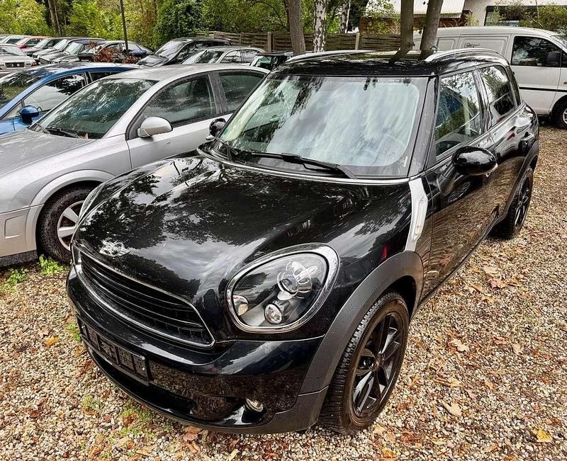 Schwarz Gebraucht 2014 Mini One Countryman SUV | 10.499 € (Fairer Preis) - Bild 1/4
