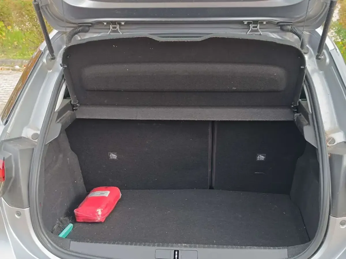 Używany Opel Corsa Ultimate 101 KM (74 kW) 2021 Szary Hatchback