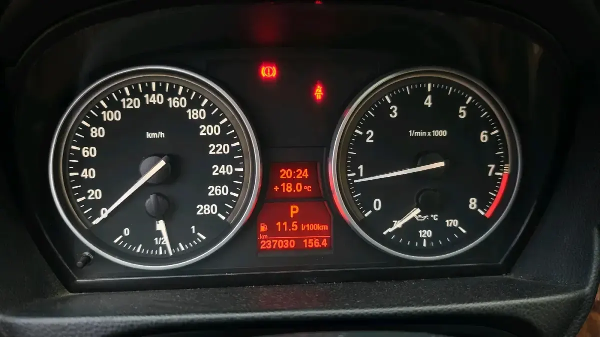 Käytetty BMW 330 Basis 272 HP (200 kW) 2007 Andere farben Coupe - kaksiovinen