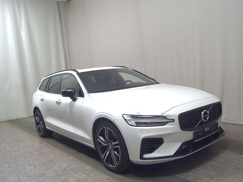 Gebraucht Volvo V60 R-Design 398 PS (292 kW) 2022 Weiß Kombi