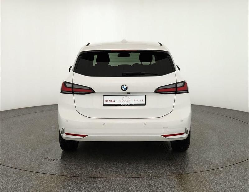 Gebraucht BMW 218 Active Tourer 150 PS (110 kW) 2022 Weiß Van / Kleinbus