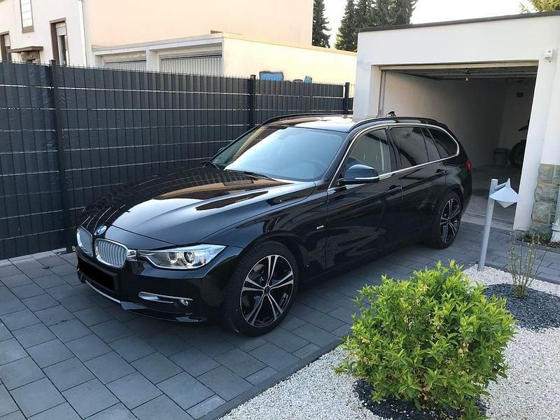 Schwarz Gebraucht 2013 BMW 320 Kombi | 12.500 € (Teuer) - Bild 1/4