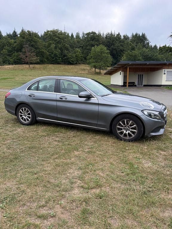 Gebraucht 2018 Mercedes C250 Limousine | 17.900 € (Superpreis) - Bild 1/4