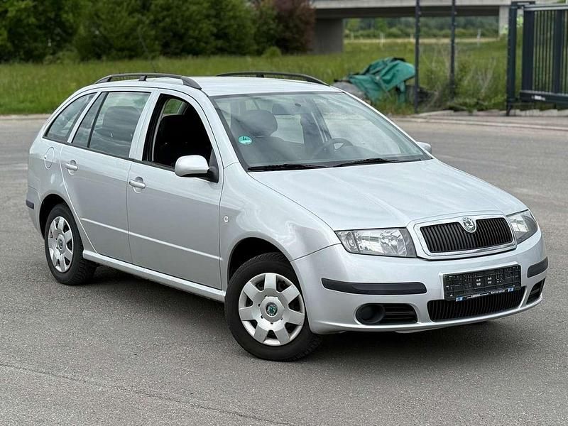 Grau Gebraucht 2007 Skoda Fabia Kombi | 3.499 € (Fairer Preis) - Bild 1/4