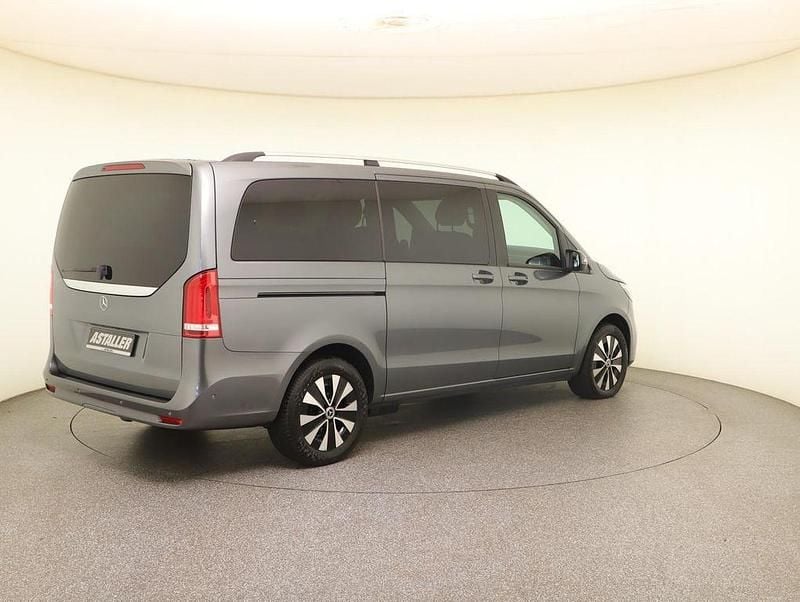 Gebraucht Mercedes V300 Edition 237 PS (174 kW) 2023 Selenitgrau metallic Van / Kleinbus