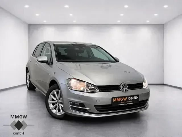 Gebraucht VW Golf VII LOUNGE 86 PS (63 kW) 2016 Silber Limousine