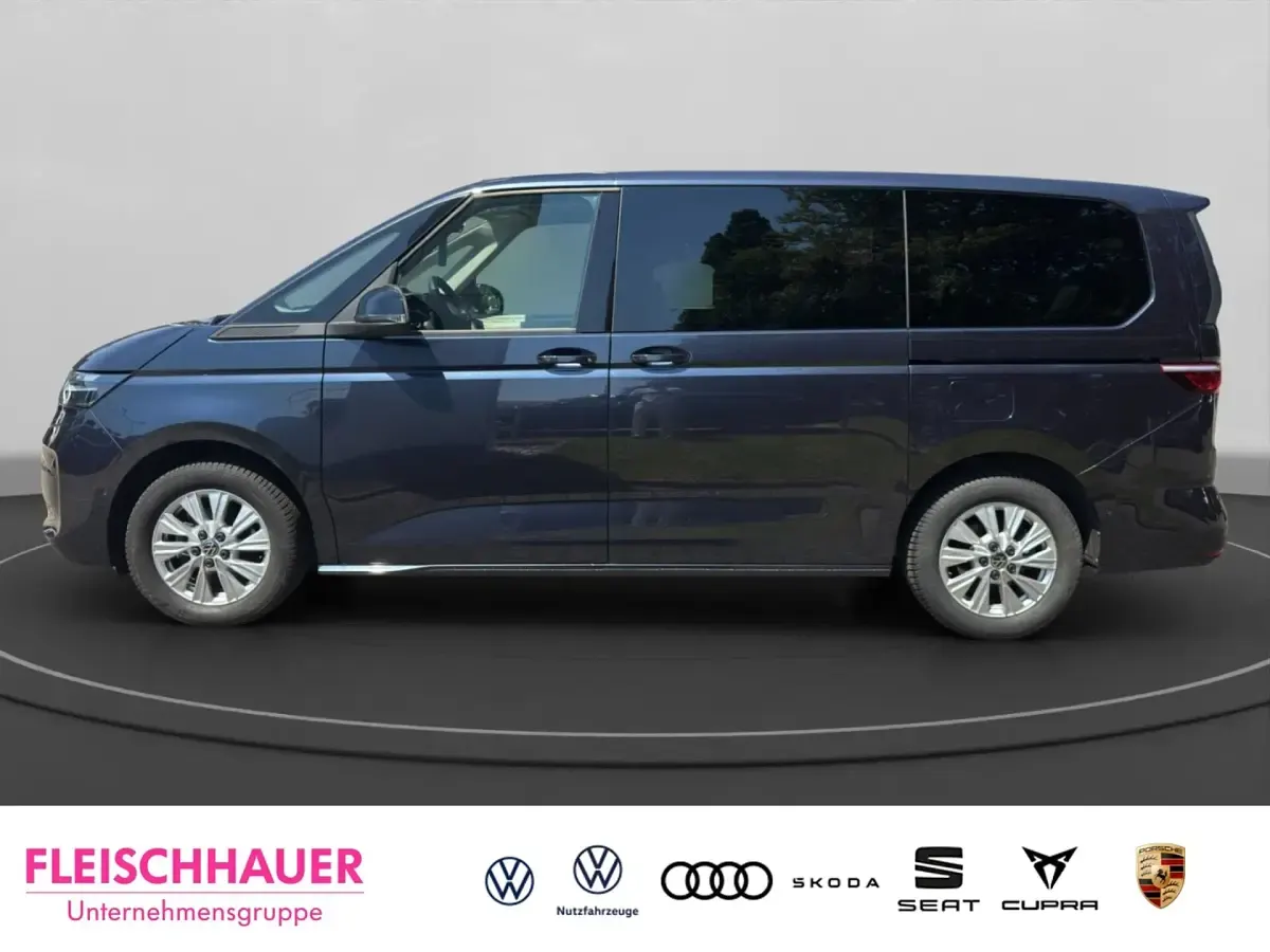 Gebraucht VW Multivan Life 150 PS (110 kW) 2025 Starlight blue metallic Van / Kleinbus