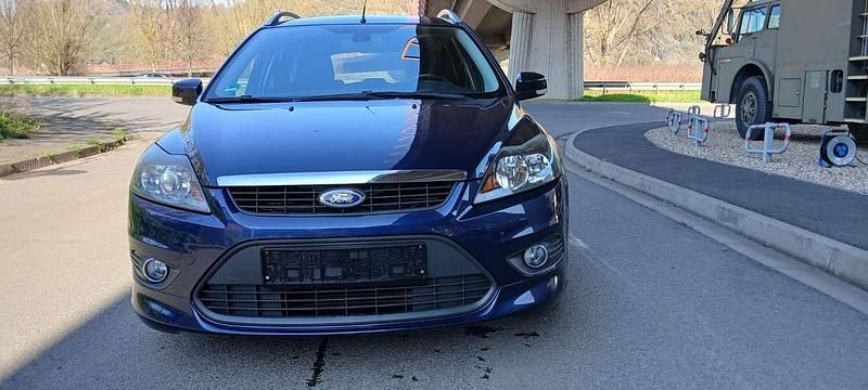 Gebraucht Ford Focus 90 PS (66 kW) 2011 Atlantikblau metallic Kombi
