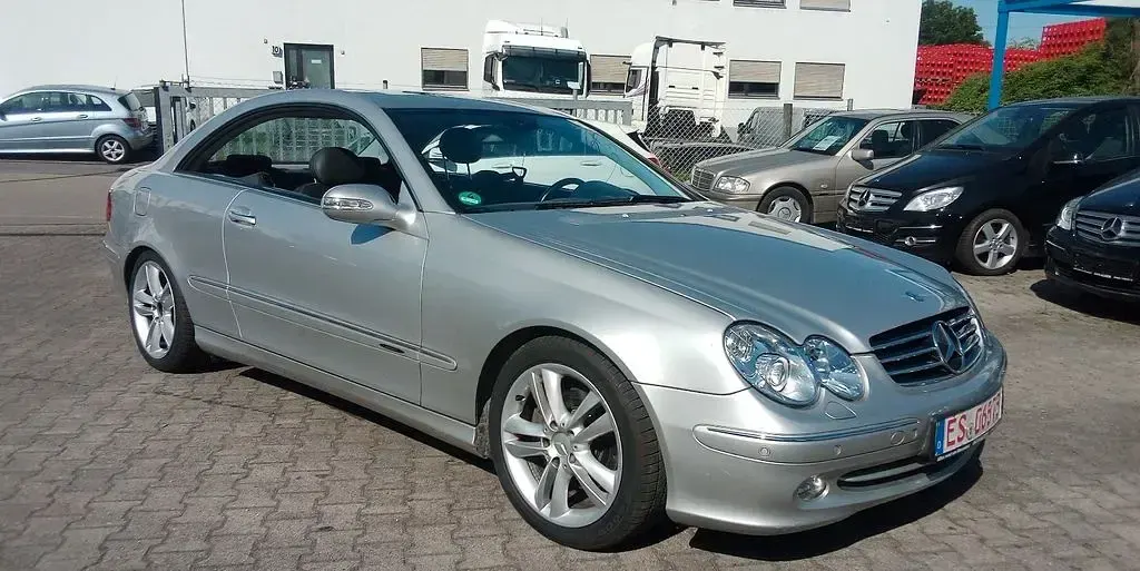 Gebraucht Mercedes CLK320 Avantgarde 218 PS (160 kW) 2002 Silber Coupé