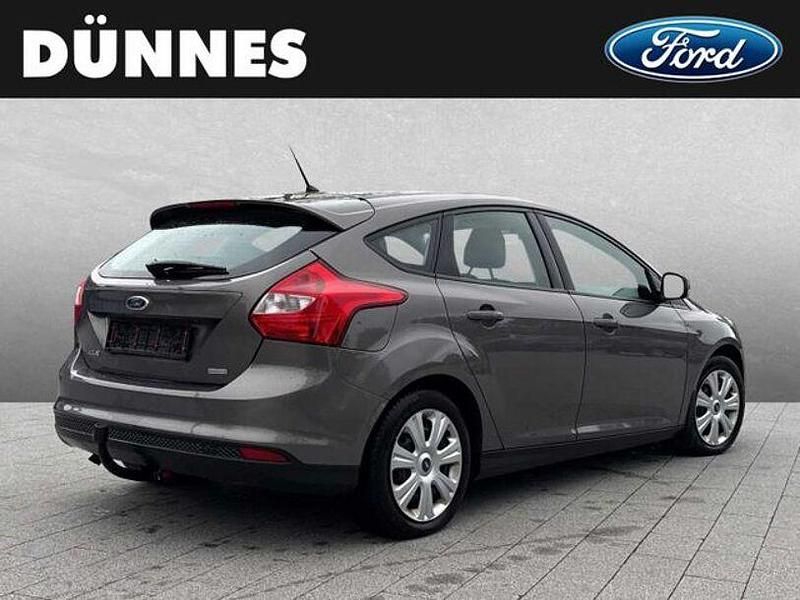 Gebraucht Ford Focus Trend 101 PS (74 kW) 2014 Braun (brisbanebraun metallic) Limousine