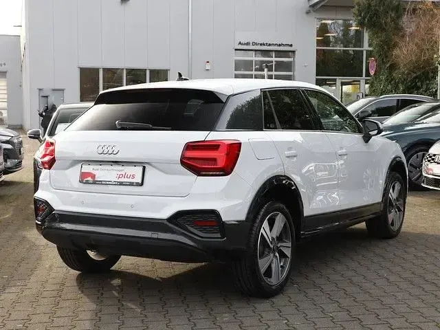 Gebraucht Audi Q2 Advanced 150 PS (110 kW) 2025 Gletscherweiß metallic SUV