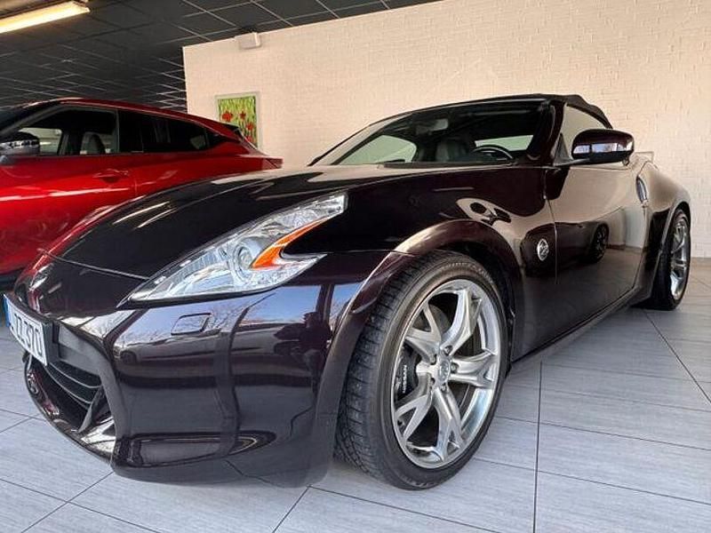 Gebraucht Nissan 370Z Pack 328 PS (241 kW) 2011 Rot Cabrio