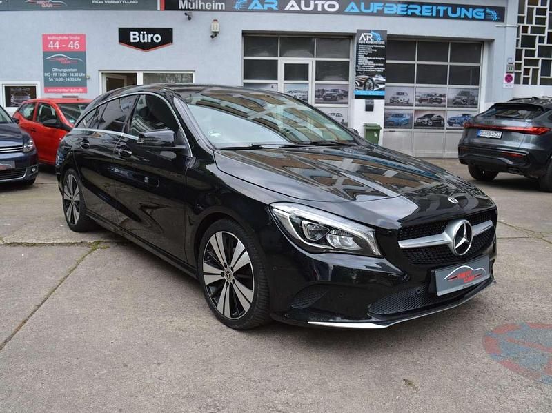 Gebraucht Mercedes CLA200 Urban 156 PS (114 kW) 2017 Kosmosschwarz  metalliclack Coupé