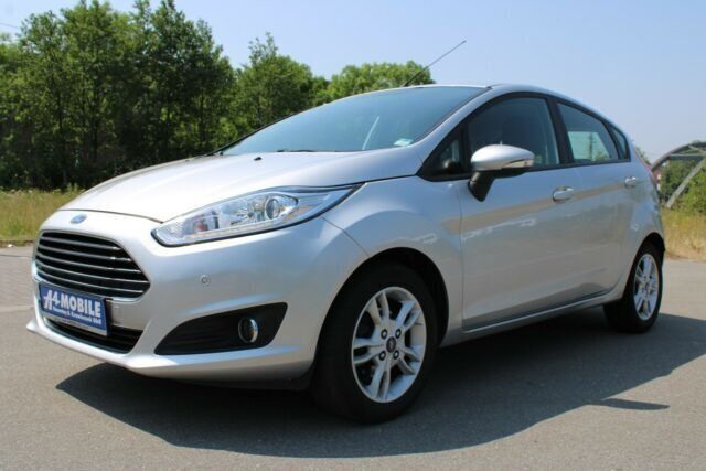Gebraucht Ford Fiesta SYNC Edition 75 PS (55 kW) 2016 Silber metallic Kleinwagen