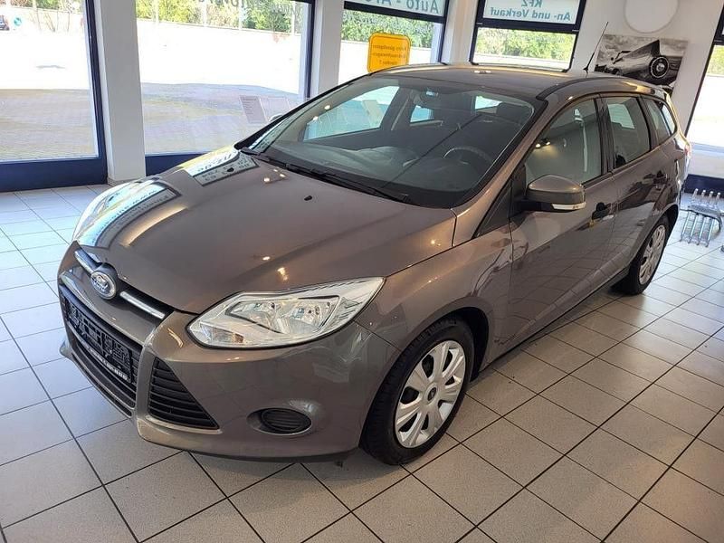 Gebraucht Ford Focus 101 PS (74 kW) 2014 Braun Kombi