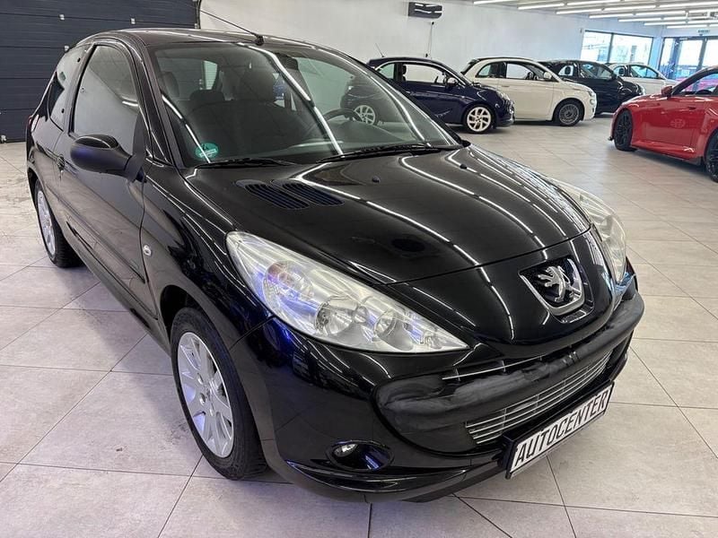 Gebraucht Peugeot 206+ Basis 73 PS (53 kW) 2011 Schwarz Kleinwagen