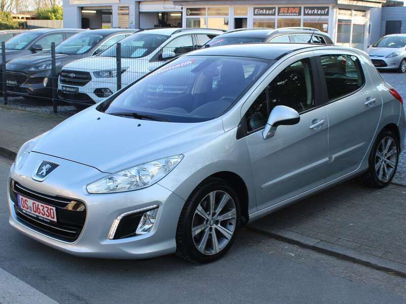 Lackierung aluminium metallic Gebraucht 2011 Peugeot 308 Kleinwagen | 7.770 € (Teuer) - Bild 1/4