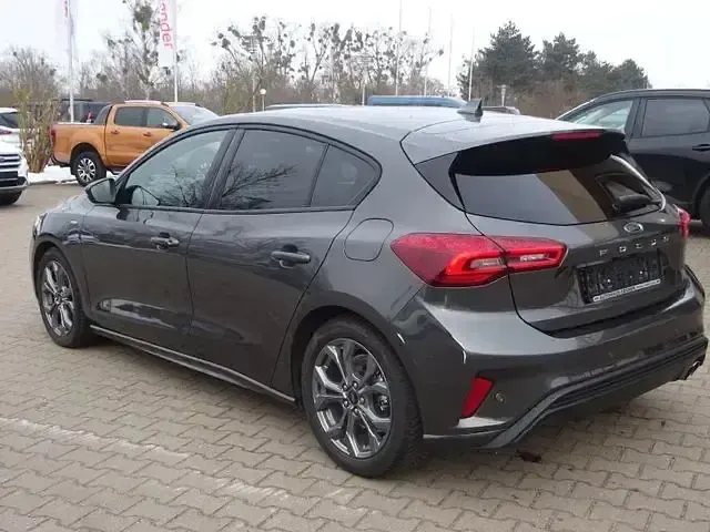 Gebraucht Ford Focus ST-Line 116 PS (85 kW) 2025 Grau Limousine