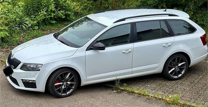 Weiß Gebraucht 2016 Skoda Octavia RS Kombi | 10.700 € (Guter Preis) - Bild 1/4