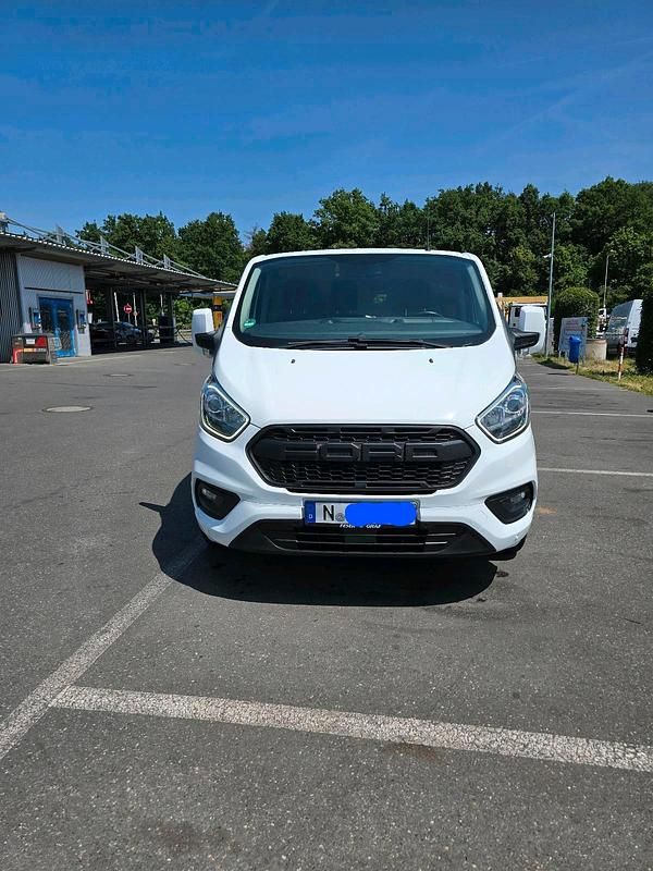 Weiß Gebraucht 2018 Ford Transit Custom Van / Kleinbus | 15.946 € (Superpreis) - Bild 1/4