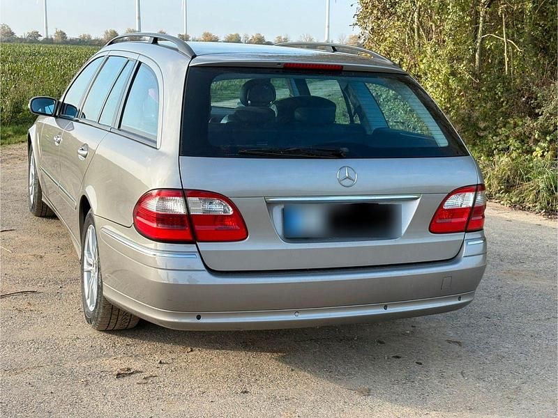 Gebraucht Mercedes E320 Avantgarde 224 PS (164 kW) 2003 Gold Kombi